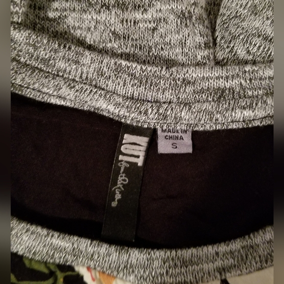 Women's Kut from the Kloth Black & Floral blouse - Picture 4 of 5